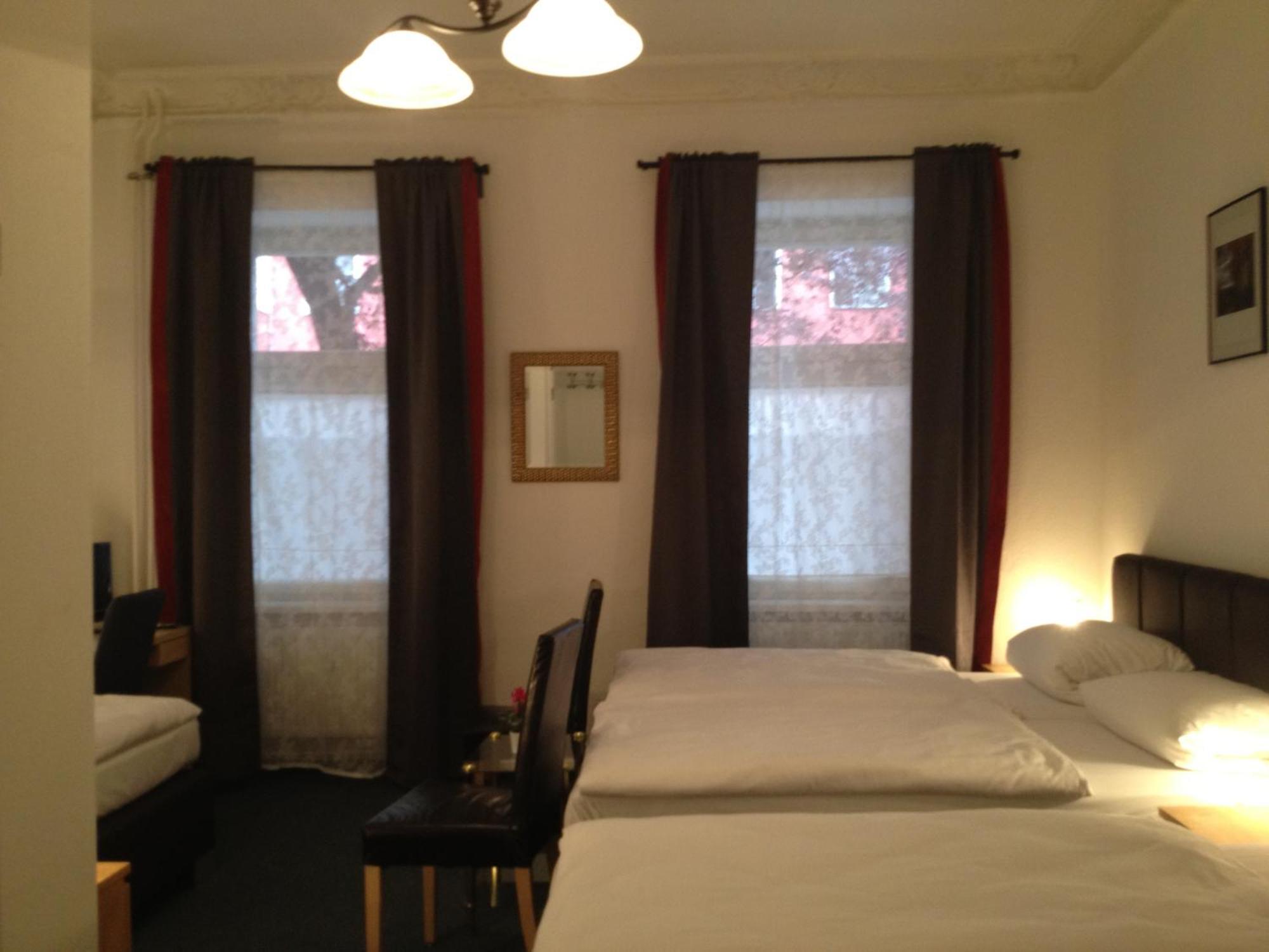 Hotel-Pension Dorma Берлин Экстерьер фото
